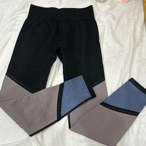 Forever 21 black, blue & gray legging SIZE S